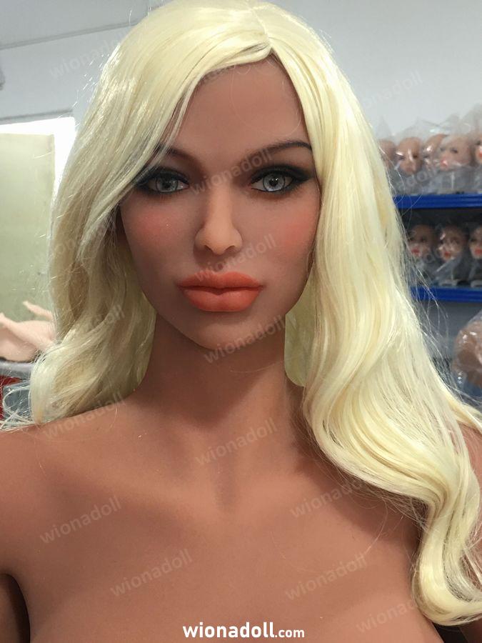 sex-doll-working-dDz49s5