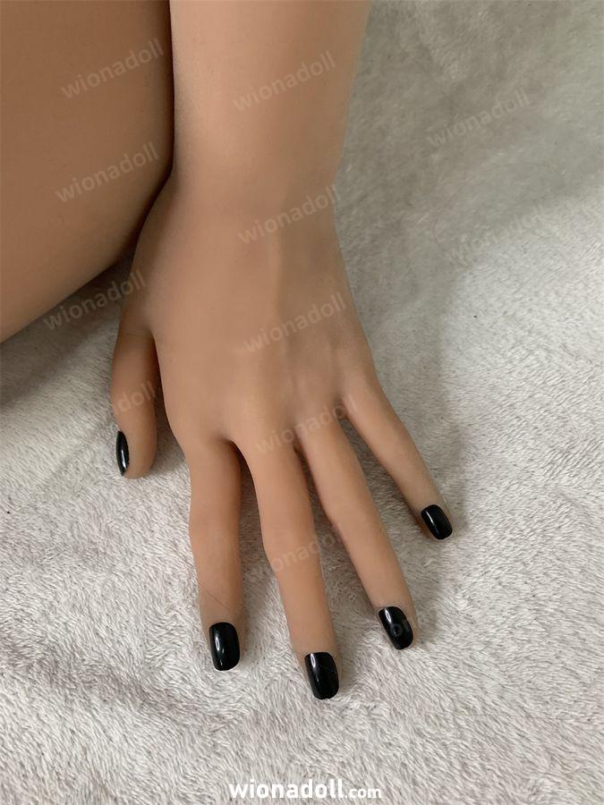 twitter-sex-doll-lQb58l5
